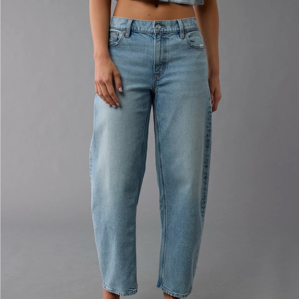 American Eagle Outfitters Light Blue Relaxed Jeans